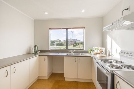 Photo of property in 16 Beachwater Grove, Paraparaumu Beach, Paraparaumu, 5032