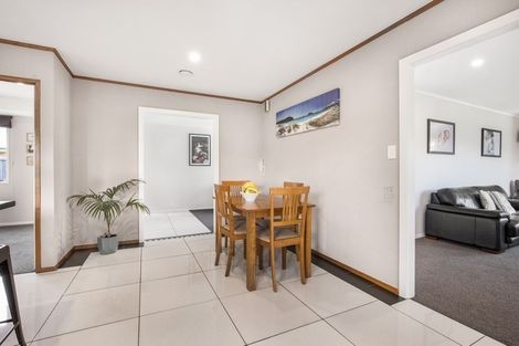 Photo of property in 37 Evanda Crescent, Conifer Grove, Takanini, 2112