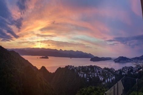 Photo of property in 42 Gurkha Crescent, Khandallah, Wellington, 6035