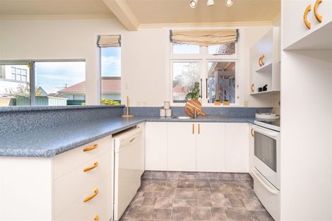 Photo of property in 62 Royal Crescent, Saint Kilda, Dunedin, 9012