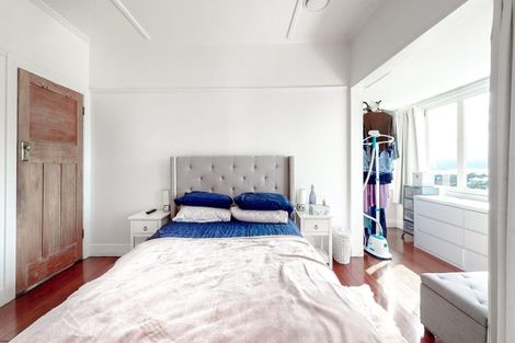 Photo of property in 4 Raroa Crescent, Northland, Wellington, 6012