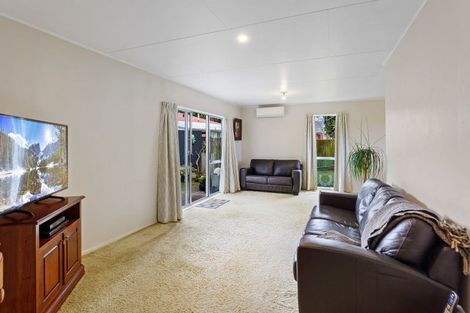 Photo of property in 8 Aratika Crescent, Otaki, 5512