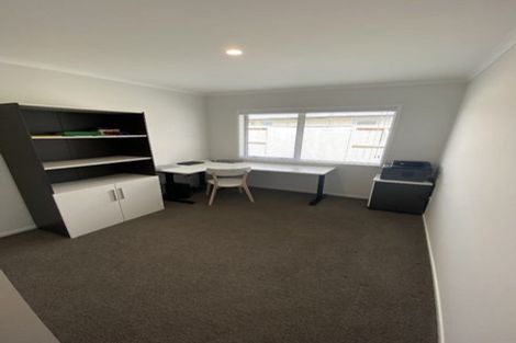 Photo of property in 126 Puhirake Crescent, Pyes Pa, Tauranga, 3112