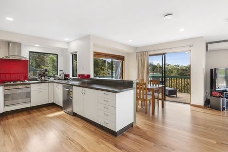 Photo of property in 1/8 Dee Place, Torbay, Auckland, 0630