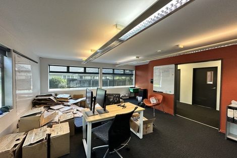 Photo of property in 1/108 Lincoln Road, Henderson, Auckland, 0610