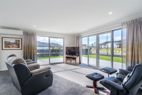 Photo of property in 44 Heathfield Drive, Mosgiel, 9024