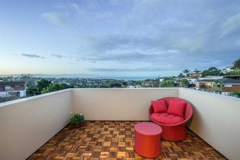 Photo of property in 1/293 East Coast Road, Mairangi Bay, Auckland, 0630
