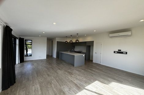 Photo of property in 2 Piper Way, Glen Avon, New Plymouth, 4312