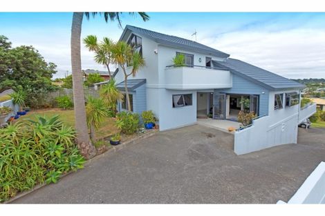Photo of property in 62 Stanmore Bay Road, Stanmore Bay, Whangaparaoa, 0932