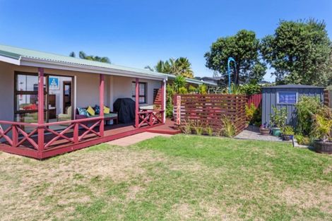 Photo of property in 605a Ocean Road, Whangamata, 3620