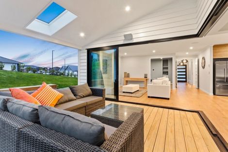 Photo of property in 31 Colonial Drive, Silverdale, 0932