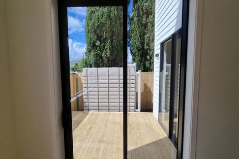 Photo of property in 64e Buscomb Avenue, Henderson, Auckland, 0610