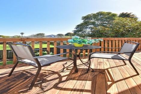 Photo of property in 15 Stevenson Road, Clarks Beach, 2122