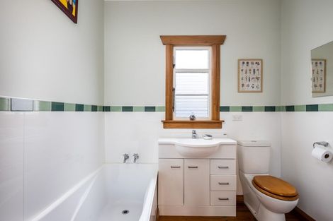 Photo of property in 180 Brooklands Road, Vogeltown, New Plymouth, 4310