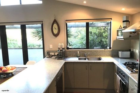 Photo of property in 1/46 Masterton Road, Rothesay Bay, Auckland, 0630
