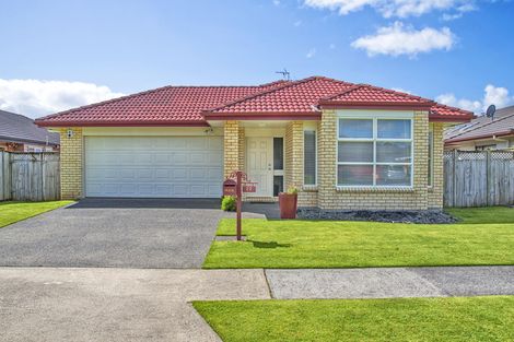 Photo of property in 27 Turnberry Drive, Wattle Downs, Auckland, 2103