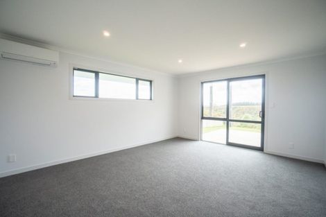 Photo of property in 35 Silicon Way, Fitzherbert, Palmerston North, 4410