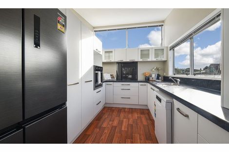 Photo of property in 3 Tirita Street, Kawaha Point, Rotorua, 3010