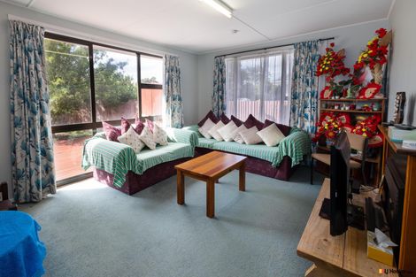 Photo of property in 15 Merrington Crescent, Aranui, Christchurch, 8061