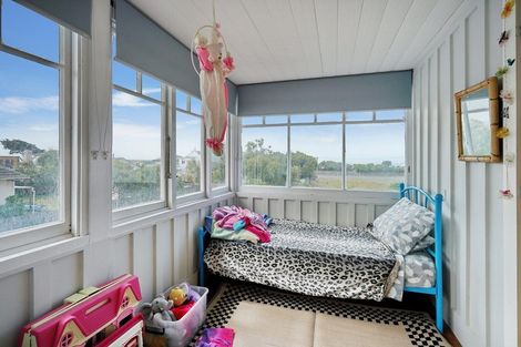 Photo of property in 33 Oram Avenue, New Brighton, Christchurch, 8061