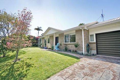 Photo of property in 14 Muir Place, Te Puke, 3119