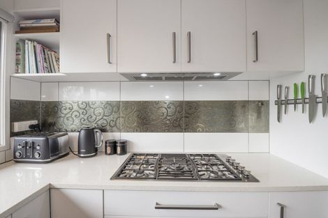 Photo of property in 14a West Lynn Road, Titirangi, Auckland, 0604