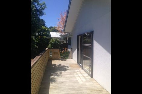 Photo of property in 3b Louise Place, West Harbour, Auckland, 0618