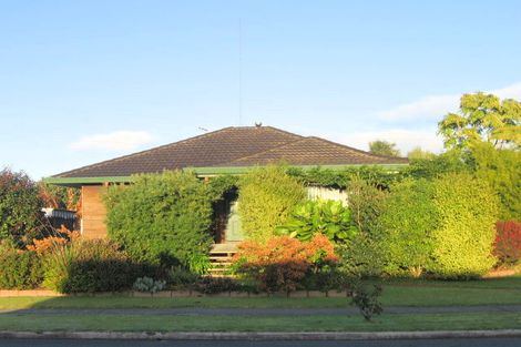 Photo of property in 44 Burswood Drive, Burswood, Auckland, 2013