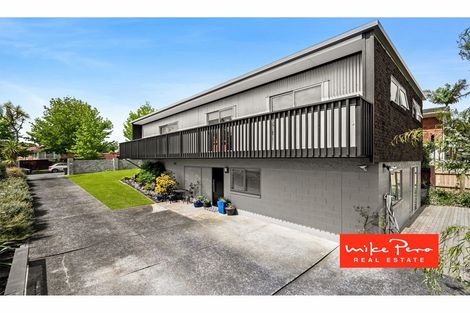 Photo of property in 9 Armstrong Place, New Lynn, Auckland, 0600
