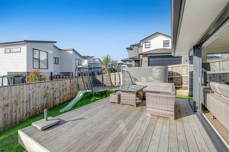 Photo of property in 83 Marellen Drive, Red Beach, 0932