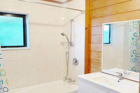 Photo of property in 33 Hindmarsh Street, Johnsonville, Wellington, 6037