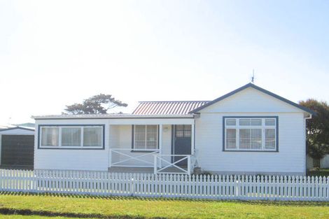 Photo of property in 41 Roore Street, Foxton Beach, Foxton, 4815