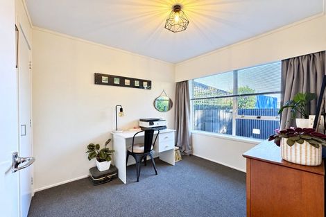 Photo of property in 2/15 Gloaming Place, Conifer Grove, Takanini, 2112