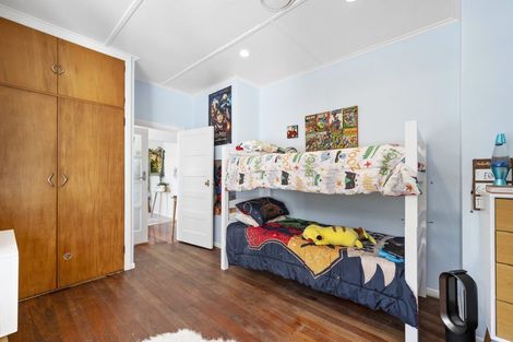 Photo of property in 77 Sidlaw Street, Strathmore Park, Wellington, 6022