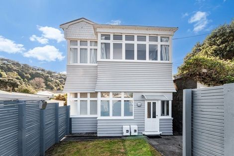 Photo of property in 38 Rua Street, Lyall Bay, Wellington, 6022