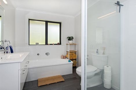 Photo of property in 14 Mangakino Lane, Kauri, Kamo, 0185