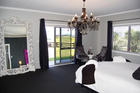 Photo of property in 9 Mountain Road, Kaiwaka, 0587