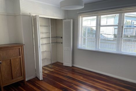 Photo of property in 87 Maungaraki Road, Korokoro, Lower Hutt, 5012