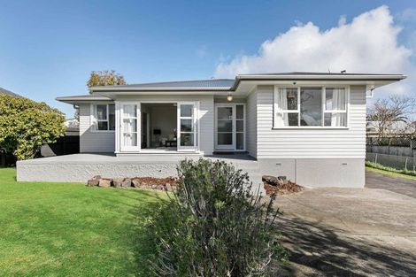 Photo of property in 27 Woburn Street, Mangere East, Auckland, 2024