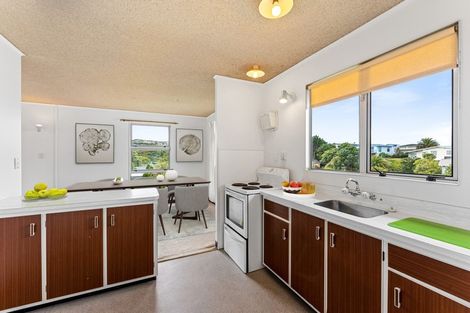 Photo of property in 1/150 Dowse Drive, Maungaraki, Lower Hutt, 5010