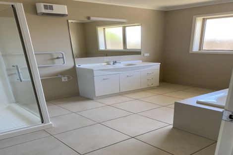 Photo of property in 43 Factory Road, Belfast, Christchurch, 8051