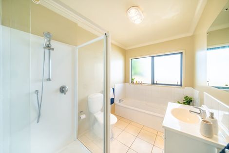 Photo of property in 31b Forest Road, Pinehaven, Upper Hutt, 5019