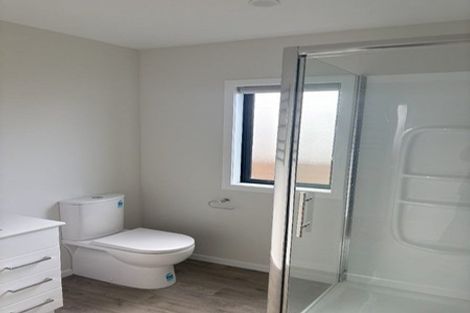 Photo of property in 98 Tirimoana Road, Te Atatu South, Auckland, 0602