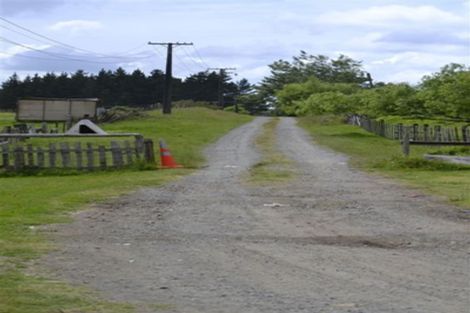 Photo of property in 34 Whakapirau Road, Maungaturoto, 0583
