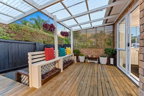 Photo of property in 5 Sispara Place, Beach Haven, Auckland, 0626