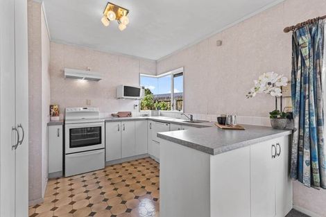 Photo of property in 27 Rosemead Place, Randwick Park, Auckland, 2105
