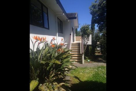 Photo of property in 3b Louise Place, West Harbour, Auckland, 0618