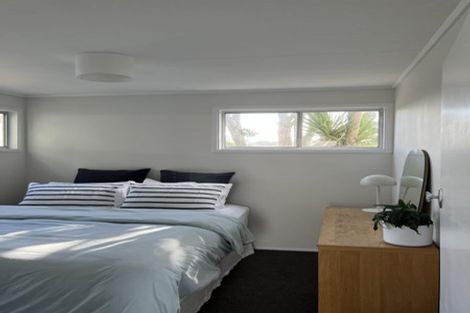 Photo of property in 2/8 Rewi Street, Torbay, Auckland, 0630