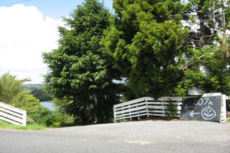 Photo of property in 207 Hanham Road, Kumeu, 0891