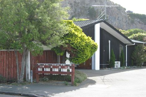 Photo of property in 20 Raekura Place, Redcliffs, Christchurch, 8081